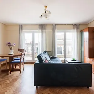 https://luminoso-atico-en-san-sebastian-wifi.sansebastianhotels.net